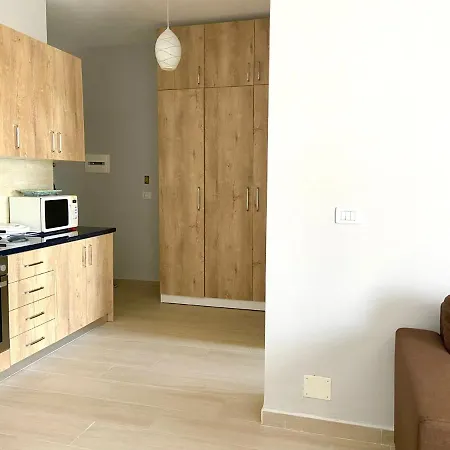 Studio Qerret Apartment *