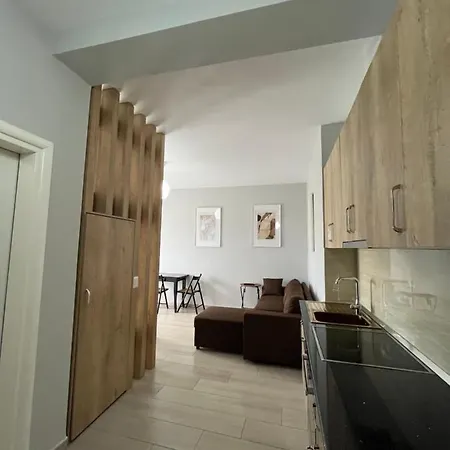 Studio Qerret * Golem (Tirana)
